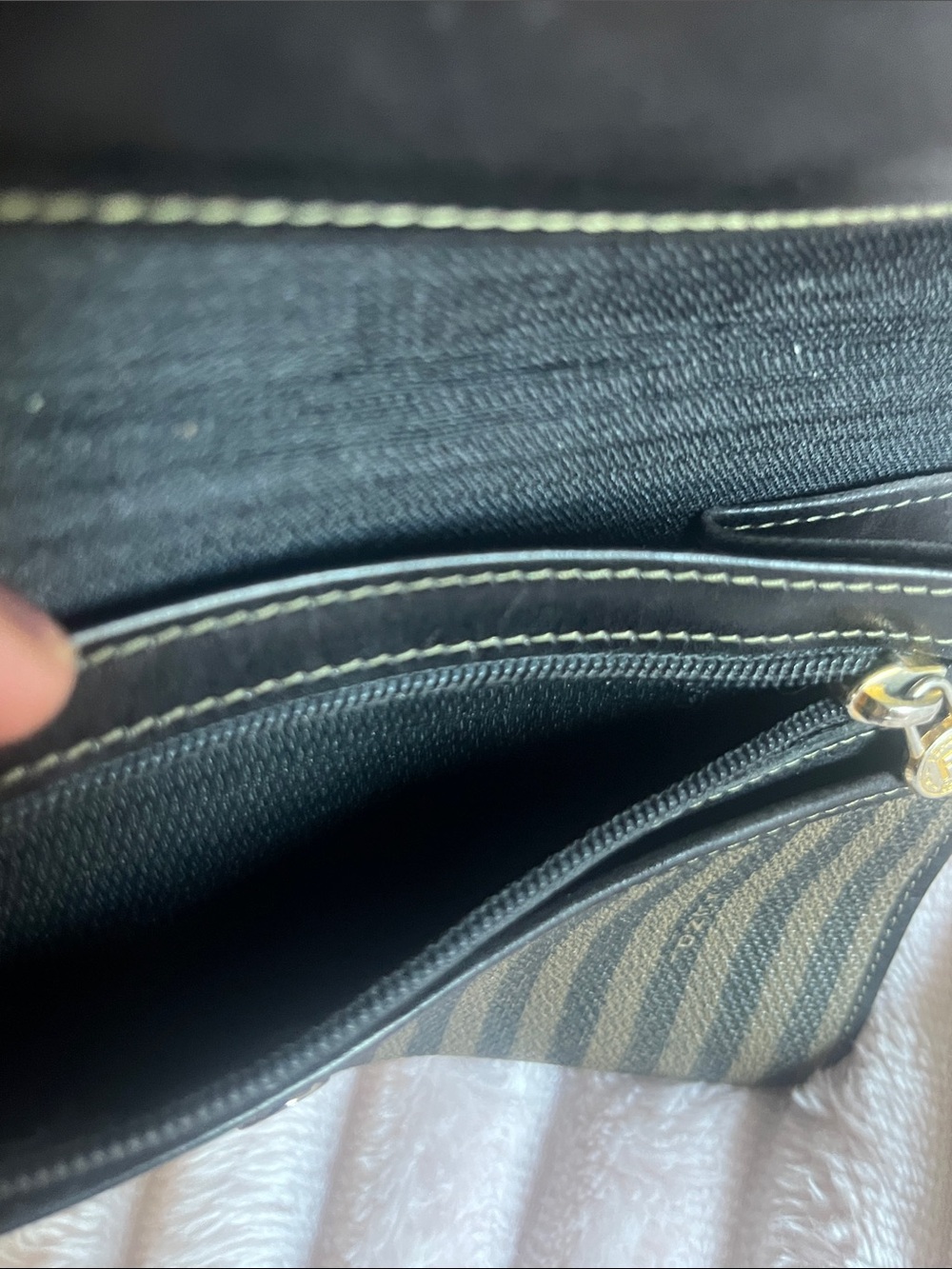 FENDI Vintage Striped Logo Wallet in Nero - Picture 10 of 11